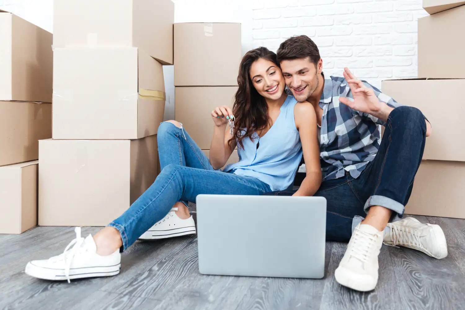 Couple contact for moving